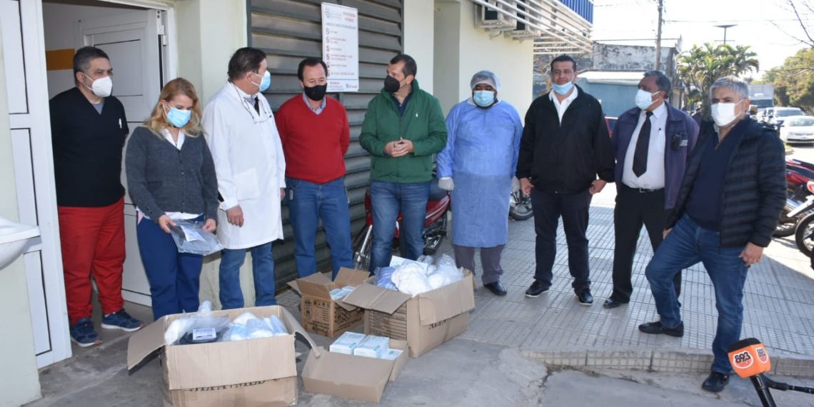 Ediles capitalinos de UCR donaron insumos sanitarios a dos clínicas privadas