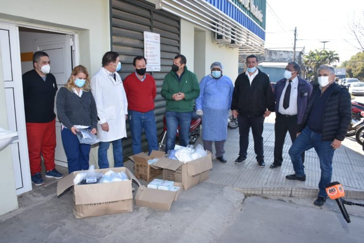 Ediles capitalinos de UCR donaron insumos sanitarios a dos clínicas privadas