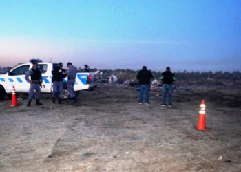 Macabro: Una mujer buscaba cosas para reciclar en el vaciadero y encontró un cráneo humano