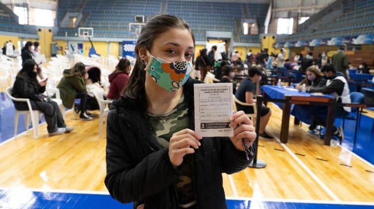 Habilitan inscripción a adolescentes de 14 y 15 años para inmunización