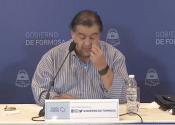 El llanto del ministro al anunciar la muerte de un niño en el oeste