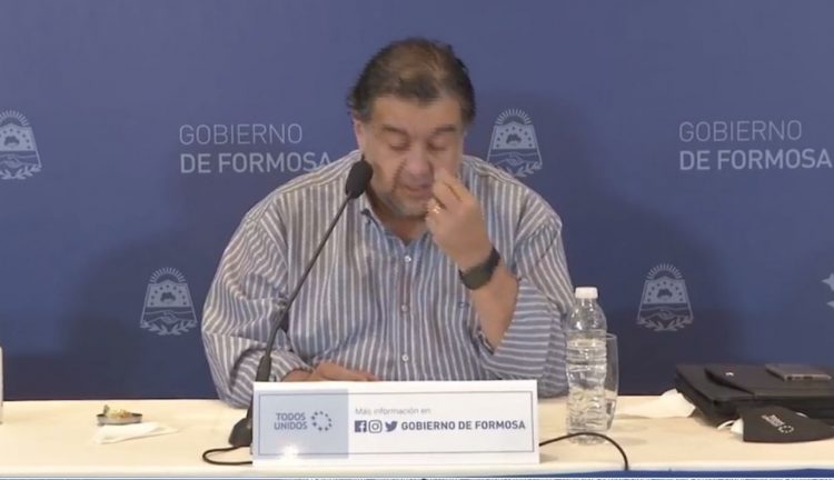 El llanto del ministro al anunciar la muerte de un niño en el oeste