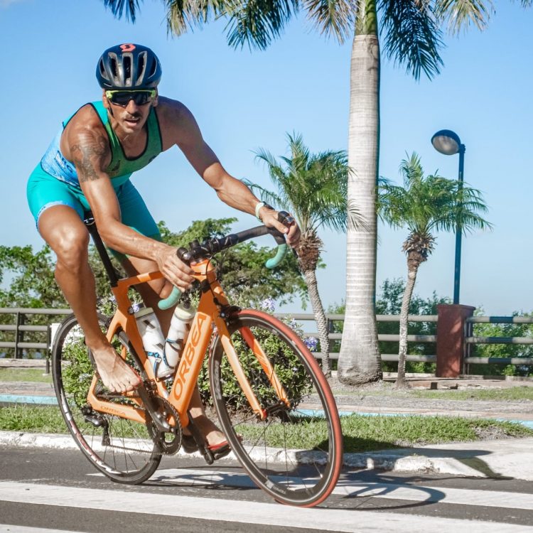 El atleta formoseño Enzo Nemmi competirá en el triatlón Ironman de La Rioja