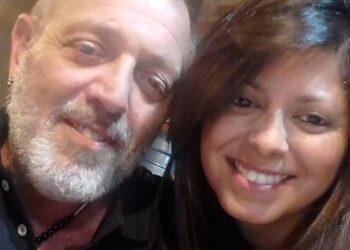 «Sin besos, sin abrazos», canción homenaje a los fallecidos en pandemia