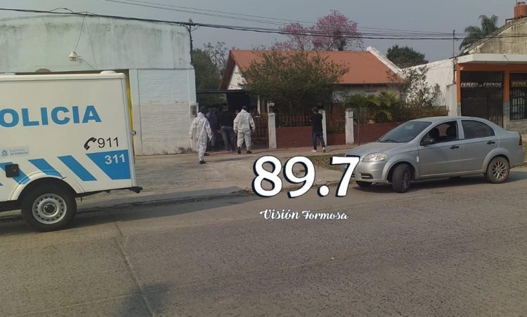 Encontró a su esposo muerto en la habitación por un disparo en la cabeza