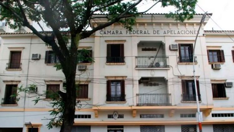 La Cámara Federal ordenó suspender la asamblea convocada a espaldas del rector Parmetler