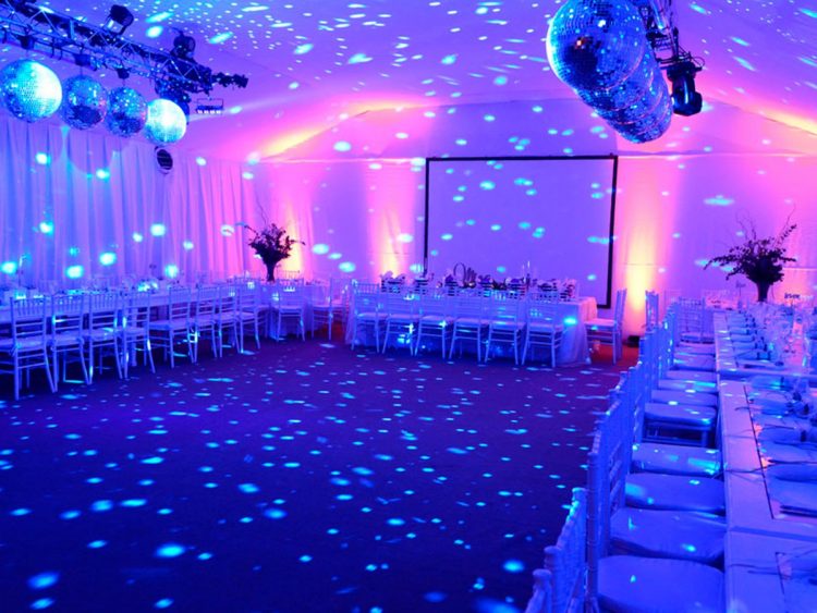 Los números epidemiológicos en baja abren la posible vuelta de boliches y salones de fiestas?