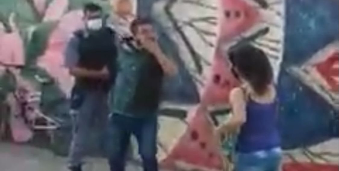 Escape de película: lo atrapó un policía y se sacó la campera para huir