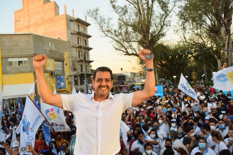 Fernández Patri: “Unidos, vacunando y con la economía en marcha.”