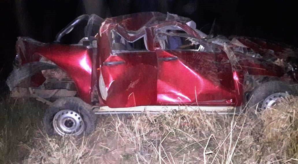 Vuelco fatal: conductor de una Hilux salió despedido del rodado y murió