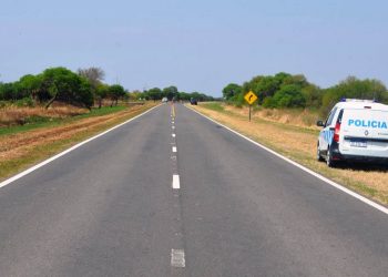 Una mujer murió y su hija pelea por su vida tras despiste y vuelco en la ruta 81