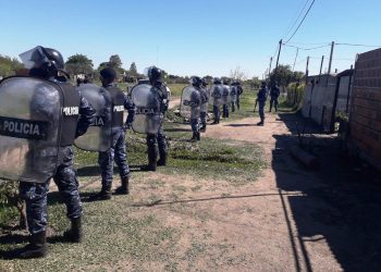 Le apuntó a su vecina con un arma y quedó detenido