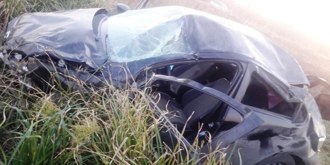 Un auto despistó, volcó y el acompañante del conductor falleció