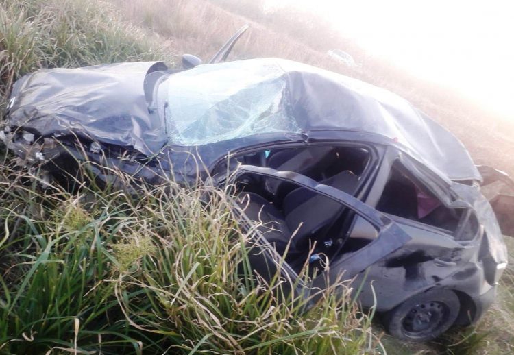 Un auto despistó, volcó y el acompañante del conductor falleció