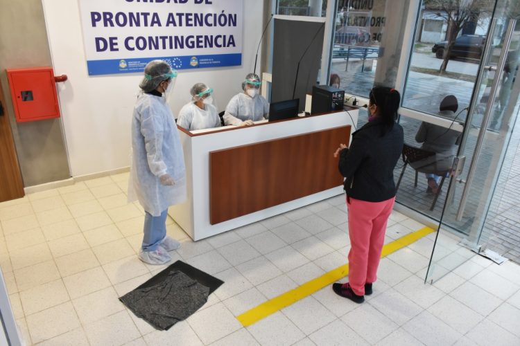Mueren 3 personas y se contagian 43, según el informe oficial de este sábado