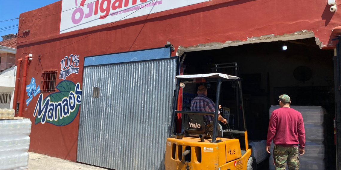 Le robaron 800 mil pesos y también el DVR que graba los videos de las cámaras