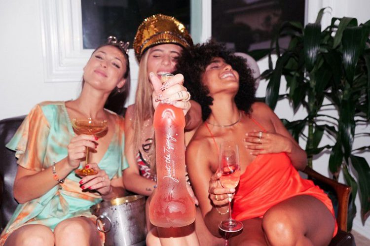 Lanzaron un vino con forma de pene: cómo es, cuánto sale y dónde se consigue