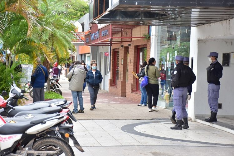 Con 2 decesos y 56 positivos, afirman que se retornó al nivel de registros de marzo