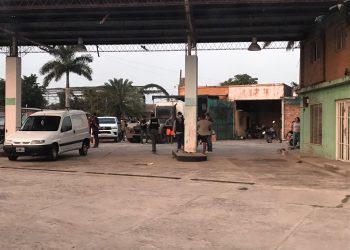 Allanan un lavadero en una investigación por robo de celulares