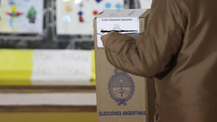 Paso 2021:  de 9 a 11 horas tendrán prioridad de voto los adultos mayores de 65 años y personas que integren grupos de riesgo