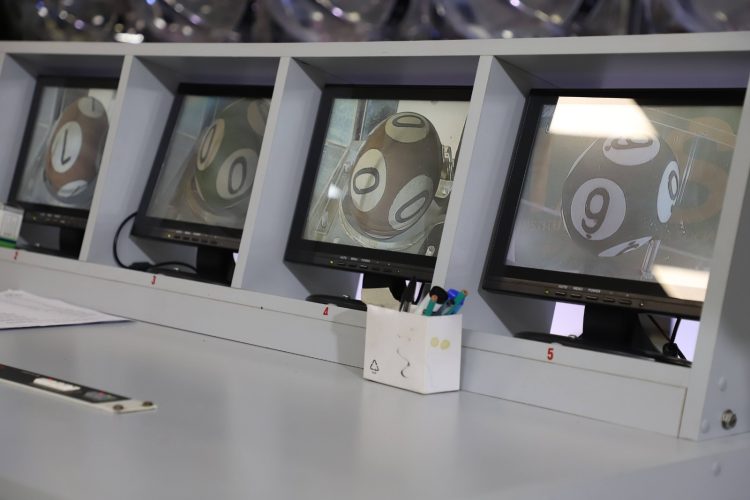 Primeros 11 ganadores de la promo 60 años del Banco Formosa