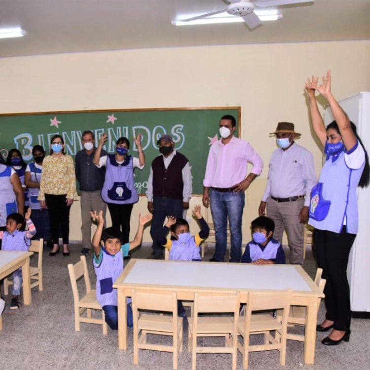 Eber Solís habilitó obras de tres instituciones educativas en el oeste