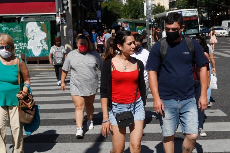 Rodríguez Larreta flexibilizó el uso del tapaboca al aire libre en CABA