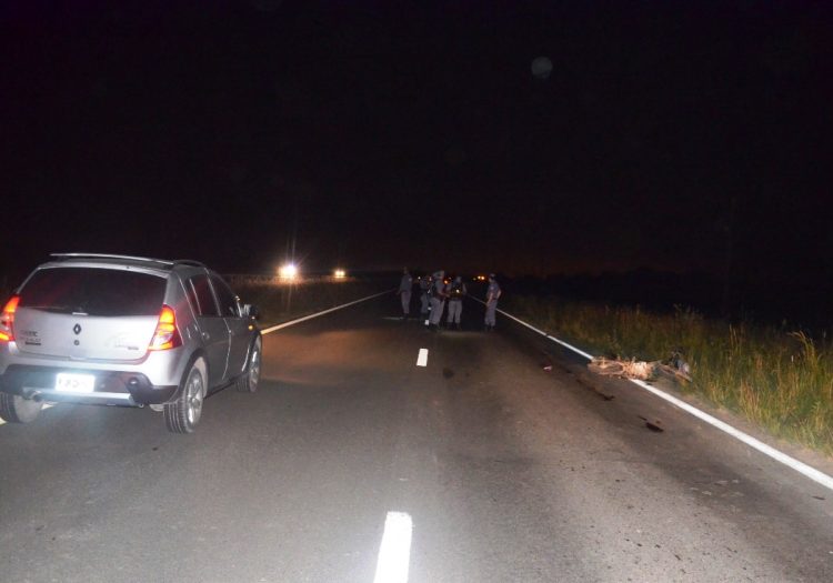 Camionero chocó una moto, mató a una mujer y se fugó, no fue detenido