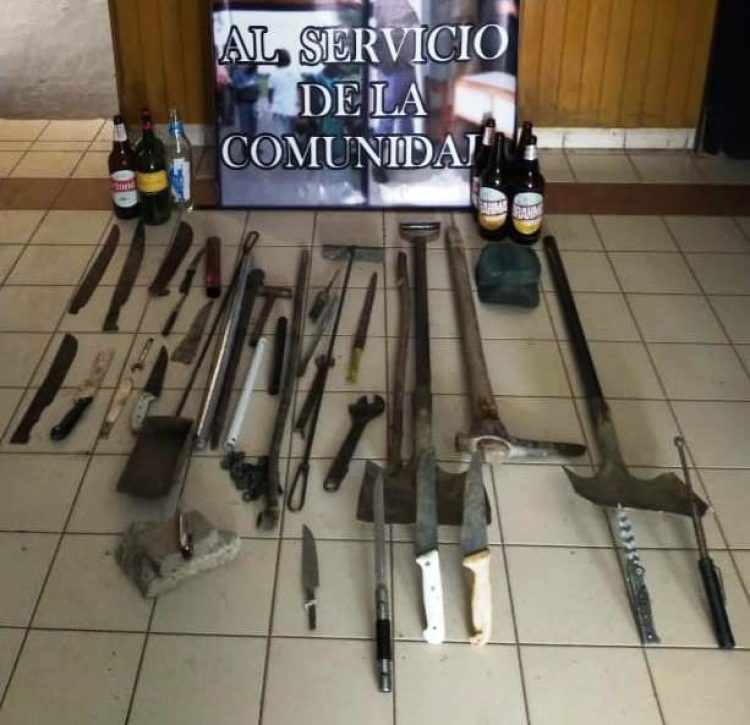 Pelea entre familias vecinas terminó con una casa incendiada y 7 detenidos