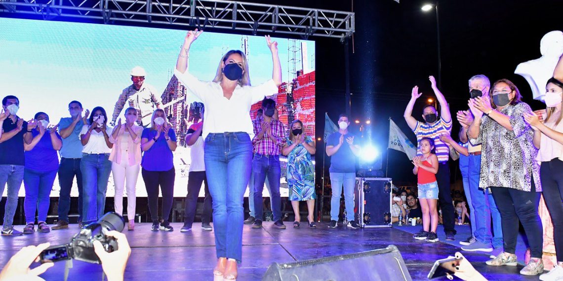 Encuentro entre candidatos del FDT y vecinos del Circuito Cinco