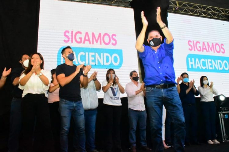 Jorge Jofré presentó ante una multitud a los candidatos de Valores Ciudadanos