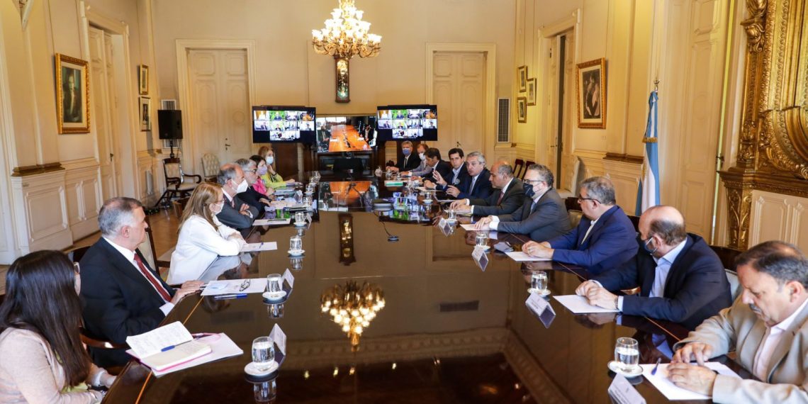 El presidente Fernández, Insfrán y gobernadores coordinan el control de precios
