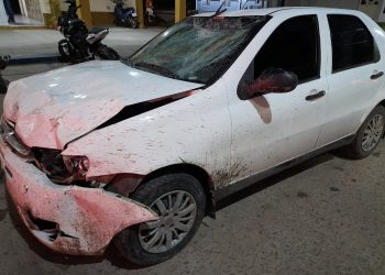 Chocó a un motociclista y escapó, el padre fue a la comisaría y se hizo cargo de la situación
