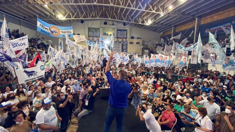 Jorge Jofré presentó ante una multitud a los candidatos de Valores Ciudadanos
