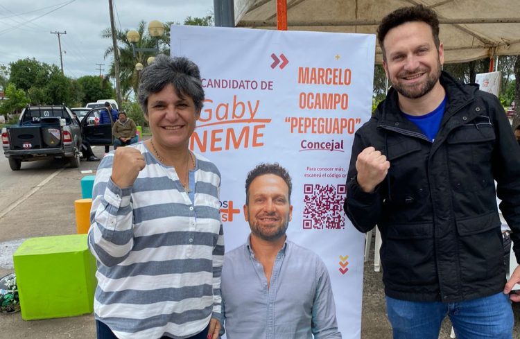 Gaby Neme y Marcelo Ocampo junto a las madres en Circuito 5