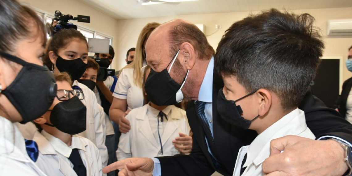 Gildo nuevamente contra la oposición y la redes sociales, y a favor del debate?