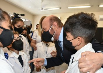 Gildo nuevamente contra la oposición y la redes sociales, y a favor del debate?