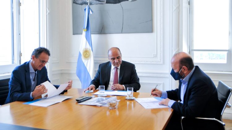 Insfrán firmó convenio para construcción de autovía hasta Clorinda