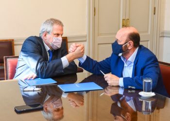 Convenio firmado para que más de 18.000 estudiantes formoseños reciban una netbook