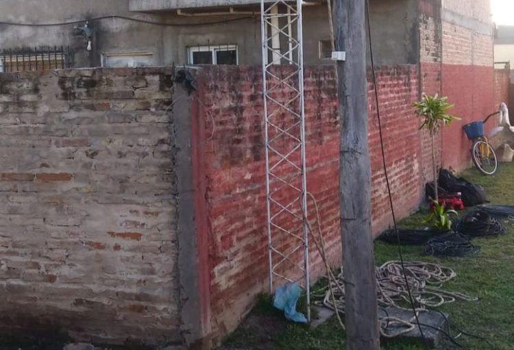 Operario cayó desde lo alto de una antena y sufrió múltiples fracturas