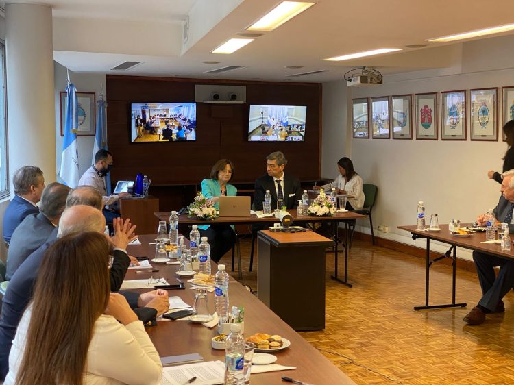 Ariel Coll junto a Horacio Rosatti en la reunión de JuFeJus