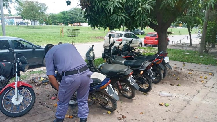 Inspeccionan talleres de motos en diferentes barrios de la capital