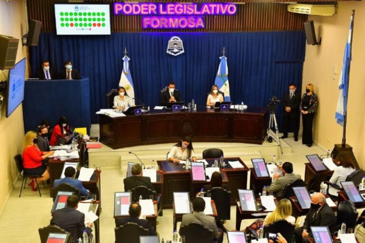 Diputados aprobaron el Presupuesto 2022 y avalaron la continuidad del Defensor del Pueblo