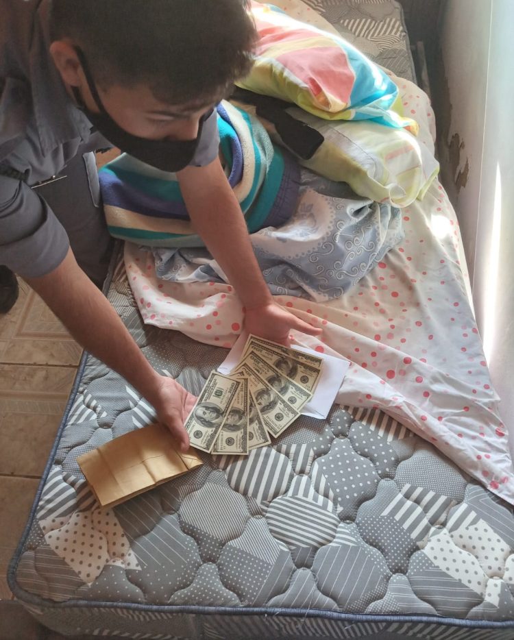 Empleada doméstica infiel le robó a su patrón 700 dólares, quedó detenida