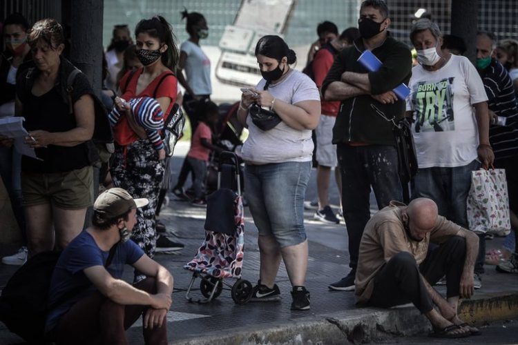 Argentina sobresale entre países con mayor cantidad de jóvenes que no estudian ni trabajan