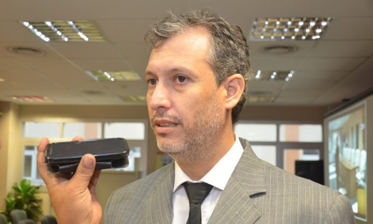 Un hombre imputado de abusar de los hijos de su pareja, va a juicio oral y público