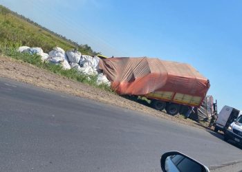 Choque entre camión y colectivo deja varios heridos en ruta 11