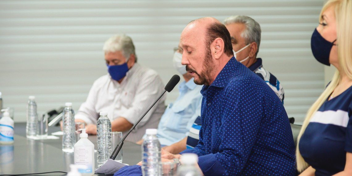 Insfrán a las empresas: “Machacan y machacan sobre la espalda del sector público”