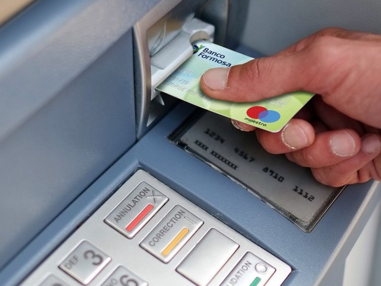 Banco Formosa aconsejó a sus clientes a dejar saldo en cajas de ahorro