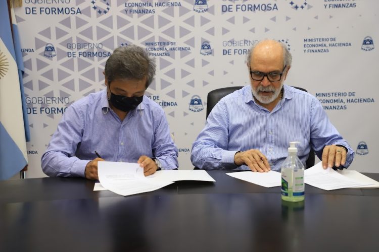 El Gobierno y Banco Formosa firmaron adenda para alentar el consumo local